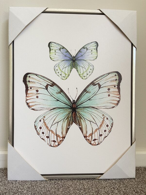 Canvas Print in Floating Framed 40 x 30cm